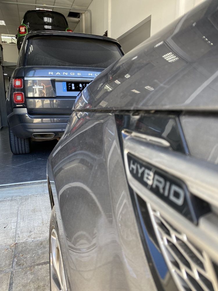 episkevi-hybrikou-range-rover.jpg